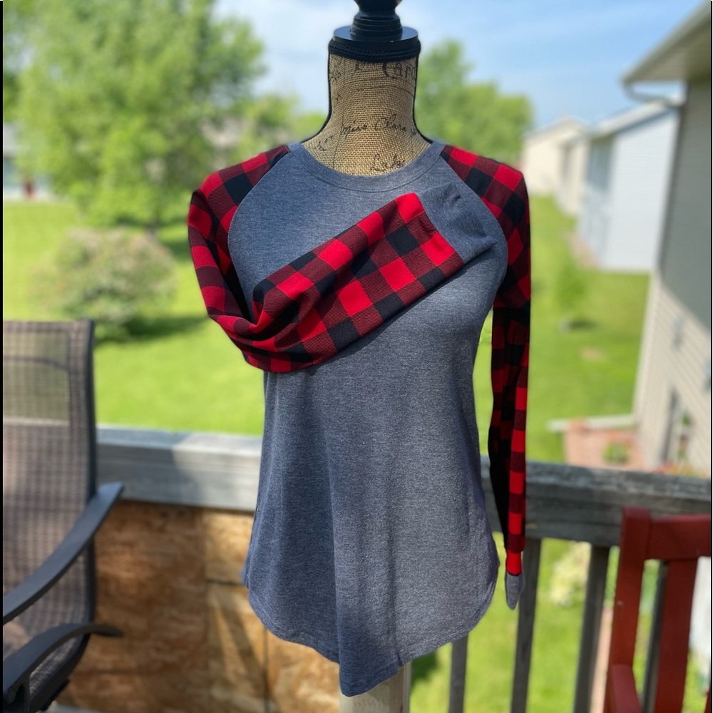 ♥️🌹NWOT Buffalo Plaid Long sleeve